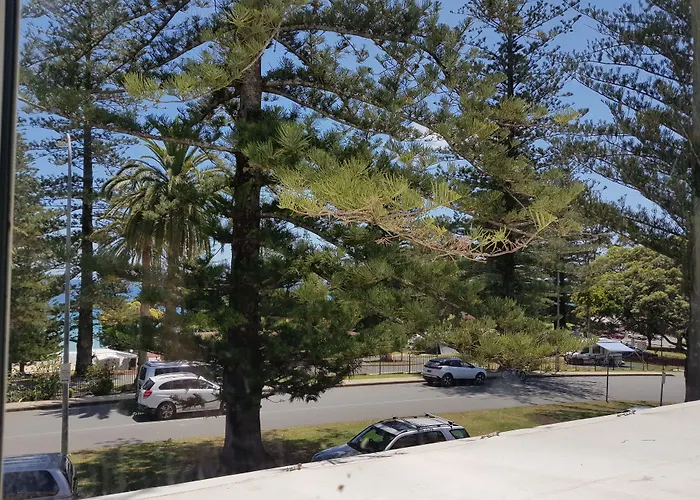 Seabreeze Beach Hotel